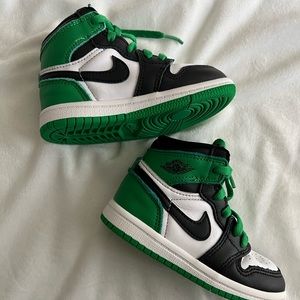 Air Jordan Retro High Toddler 7c